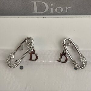 ⭐️COA⭐️DiOR Paper Clip EARRINGS W/BOX & DUSTBAG🧷⭐️RHODIUM PLATED⭐️🧷
